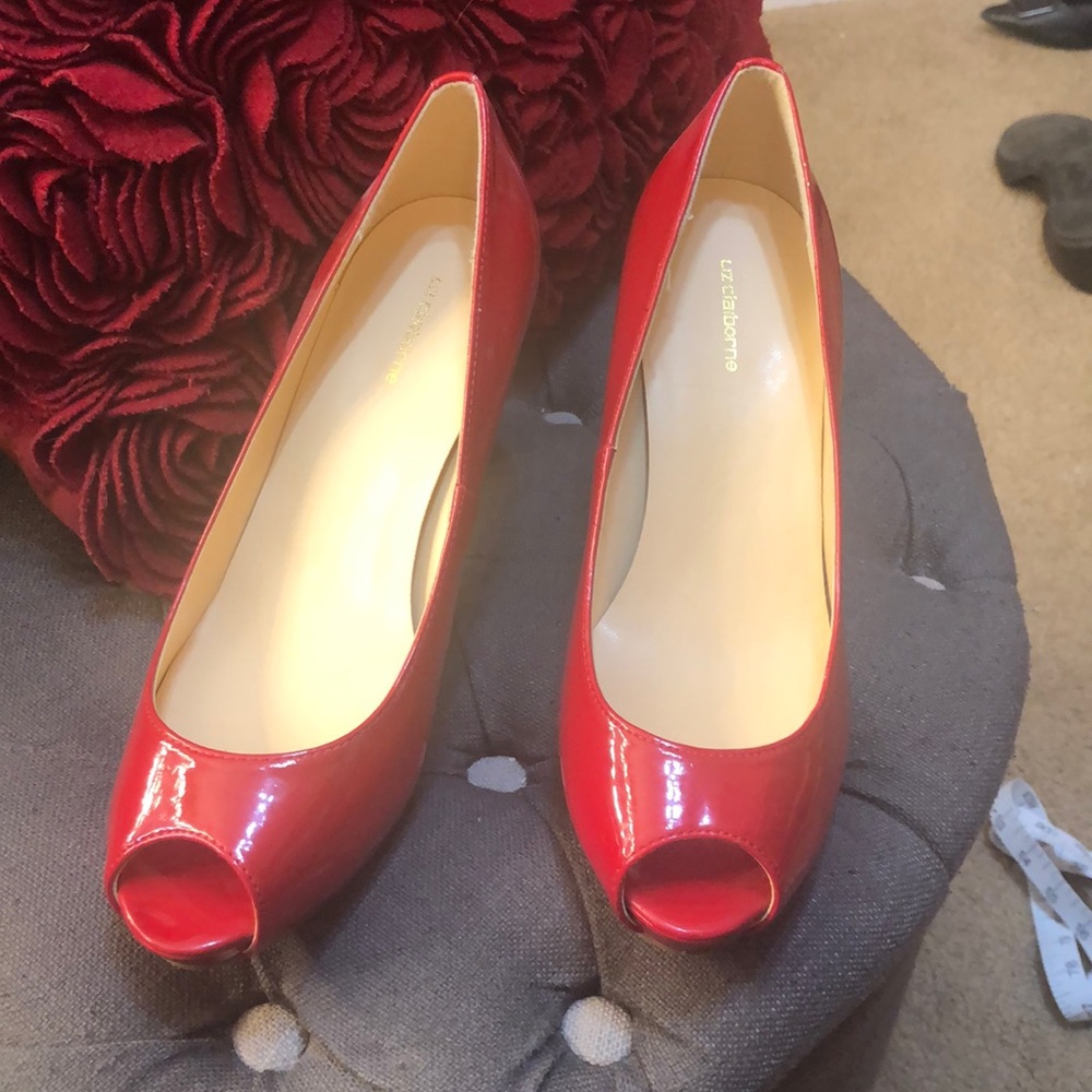 ❤️ Red patent leather peep toes